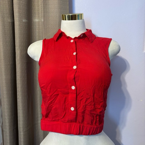 No Boundaries Red Sleeveless Crop Top - Picture 1 of 3